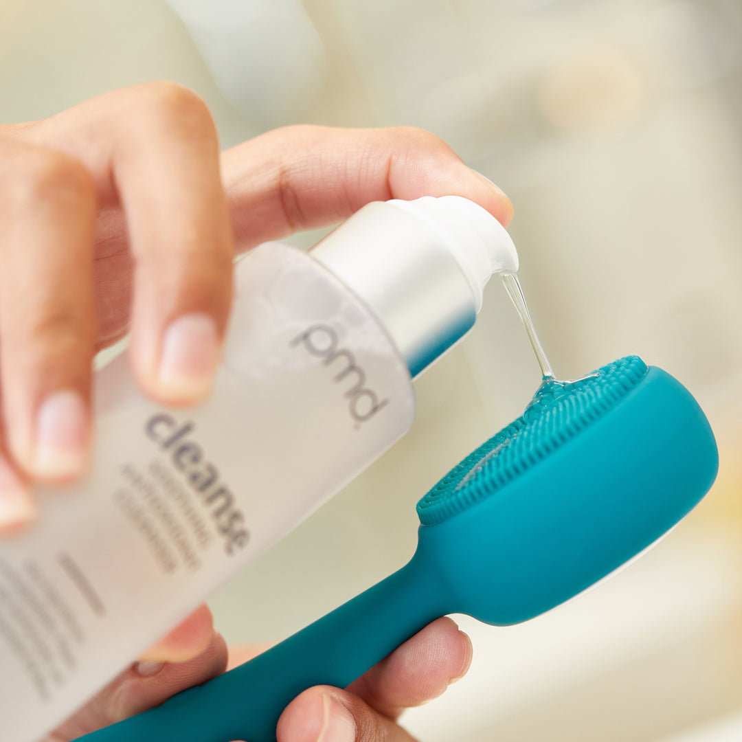 4002-MERBLUEJ? Cleanser being applied to the PMD Clean Pro Jade