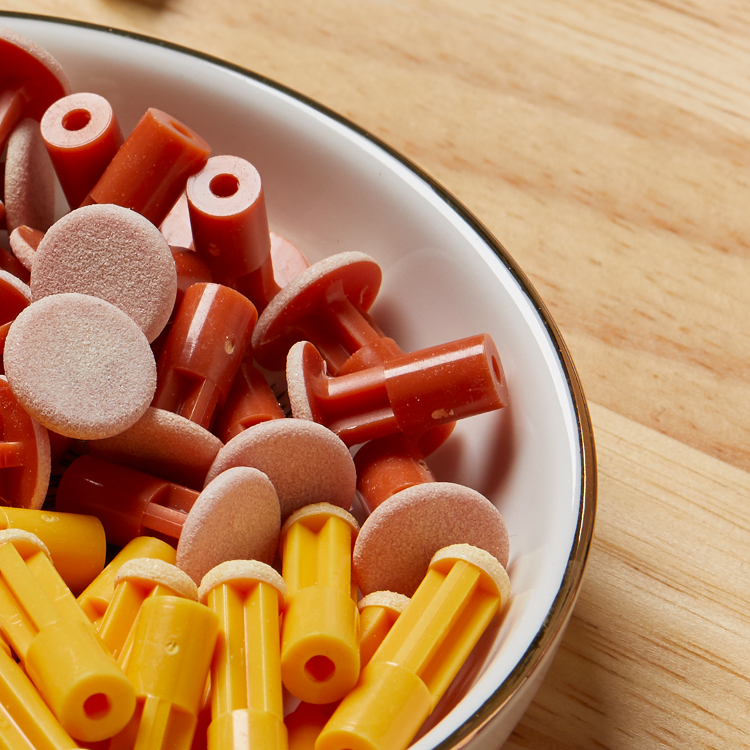 2403?Red & Orange Replacement Discs in bowl