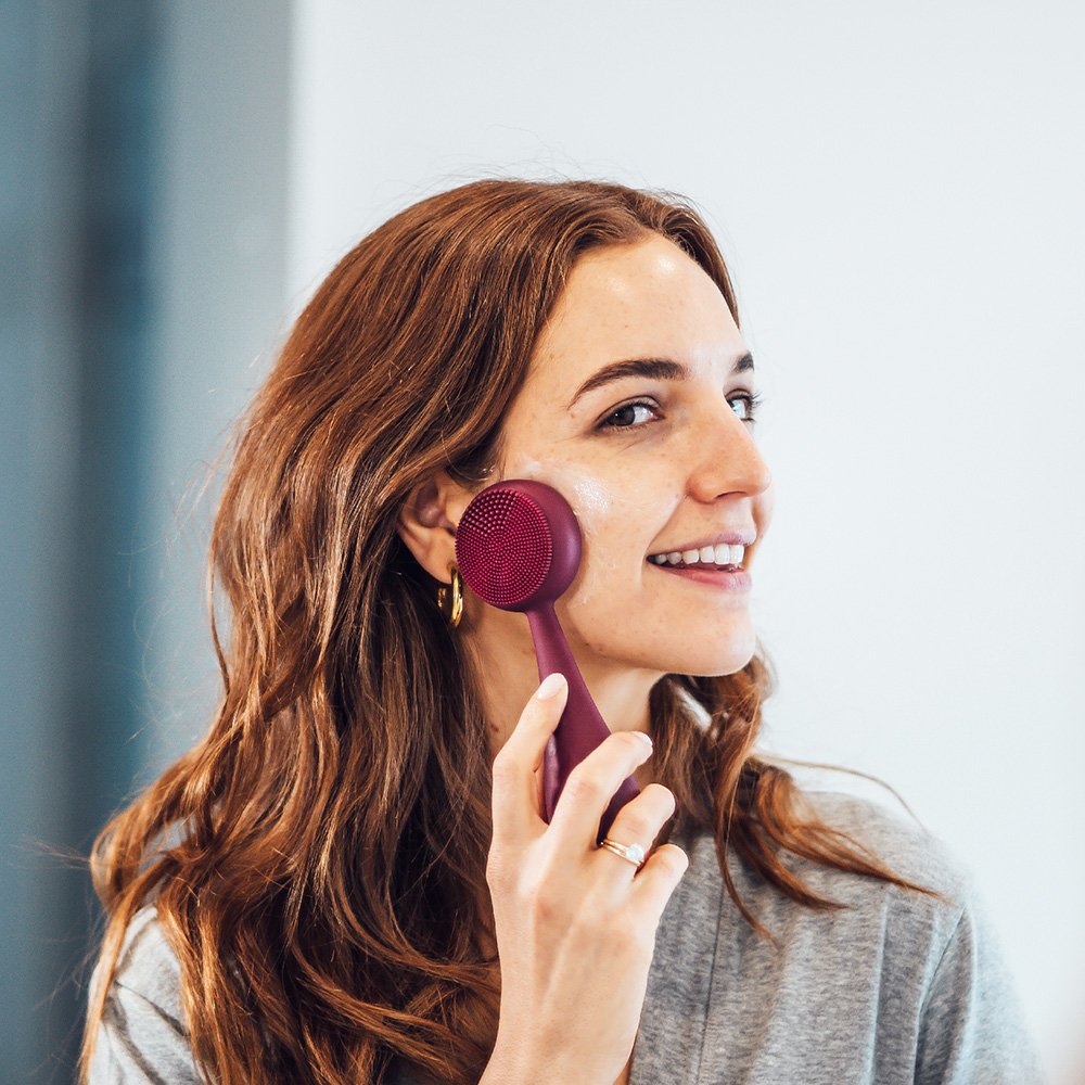 4002-Berry?PMD Clean Pro In Use