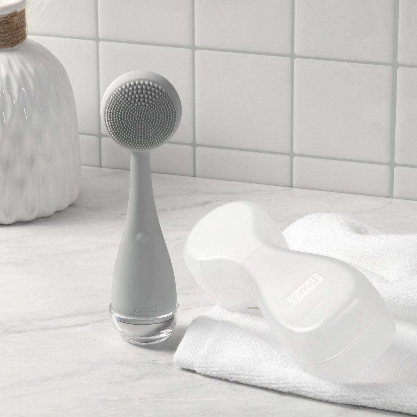 4001-CASE?PMD Clean in concrete on counter with storage case and white handtowel